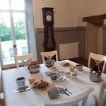 Bed & Breakfast Chateau De La Grand'cour