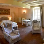 Chateau De La Grand'cour Bed & Breakfast Grandchamp-des-Fontaines