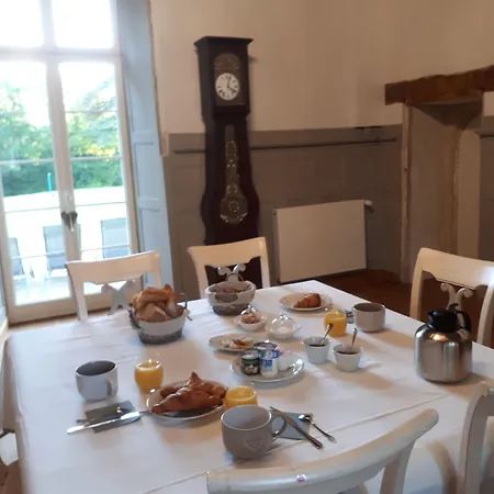 Bed & Breakfast Chateau De La Grand'cour