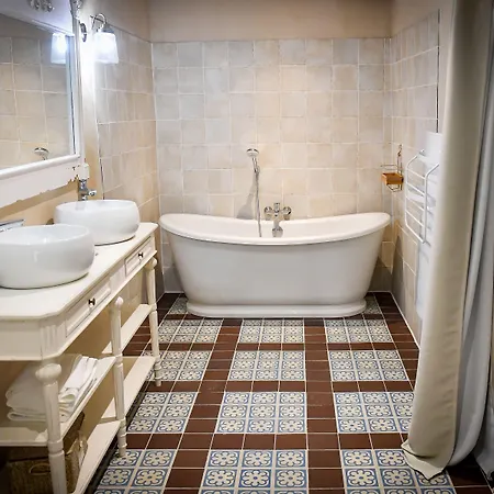 فندق مبيت وإفطار Chateau De La Grand'cour 3*