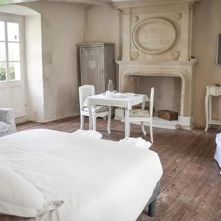 فندق مبيت وإفطار Chateau De La Grand'cour Grandchamp-des-Fontaines