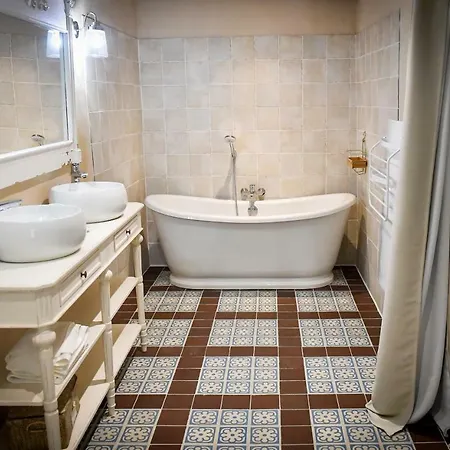 Chateau De La Grand'cour 3* Grandchamp-des-Fontaines