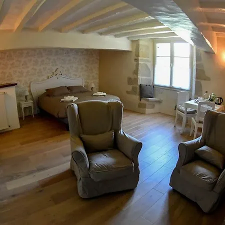 Chateau De La Grand'cour فندق مبيت وإفطار 3*