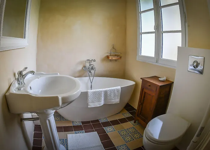 Chateau De La Grand'cour Grandchamp-des-Fontaines